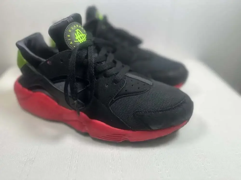 Nike Air Huarache Hyperpunch